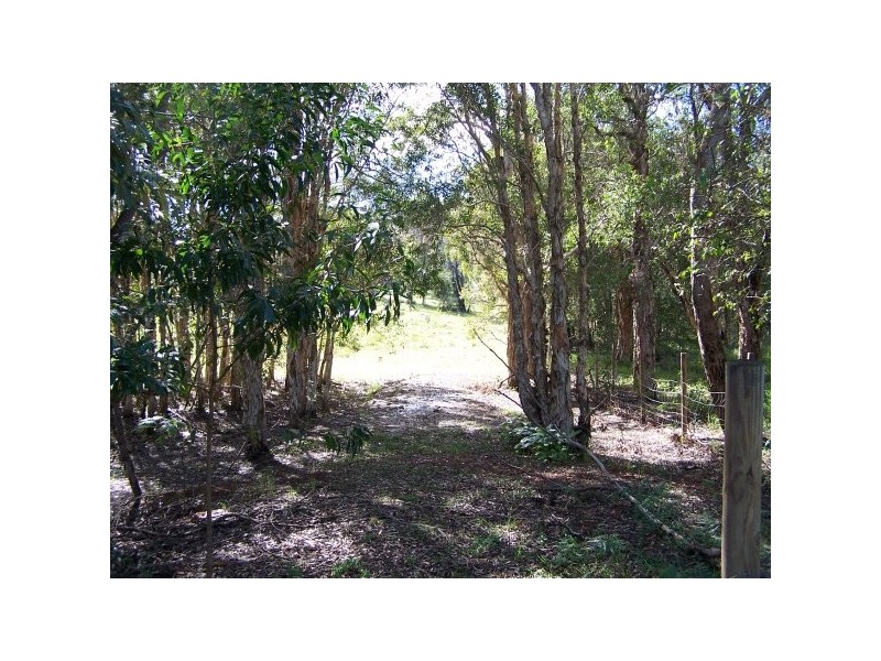 136 High Central Road, Macleay Island QLD 4184
