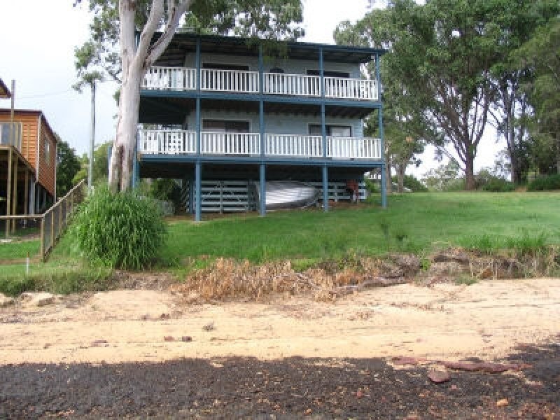 26 KIM CRESCENT, Macleay Island QLD 4184