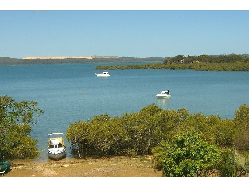 73 Beelong St, Macleay Island QLD 4184