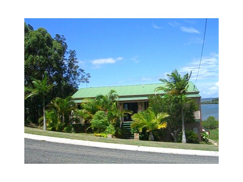73 Beelong St, Macleay Island QLD 4184