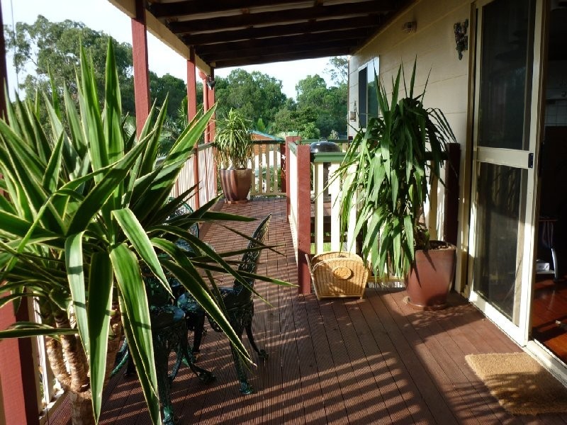 73 Beelong St, Macleay Island QLD 4184