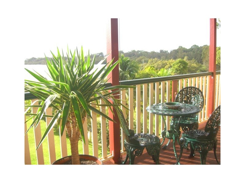 73 Beelong St, Macleay Island QLD 4184