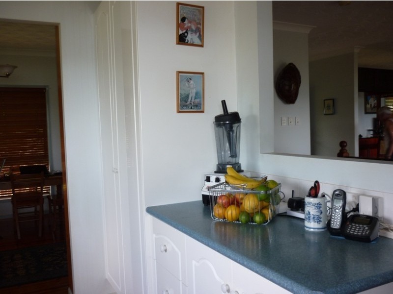 73 Beelong St, Macleay Island QLD 4184