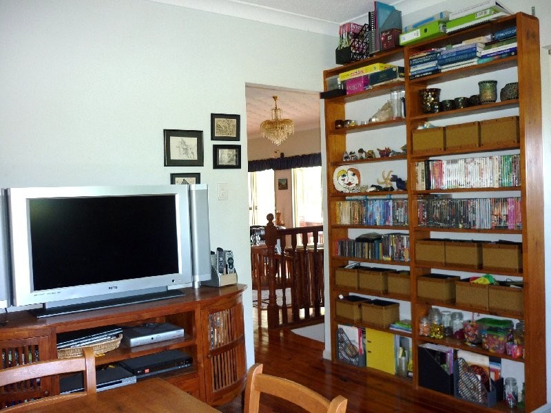 73 Beelong St, Macleay Island QLD 4184