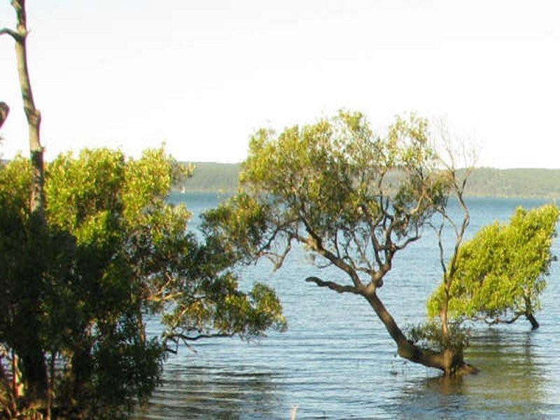 27 Leanne Street, Macleay Island QLD 4184