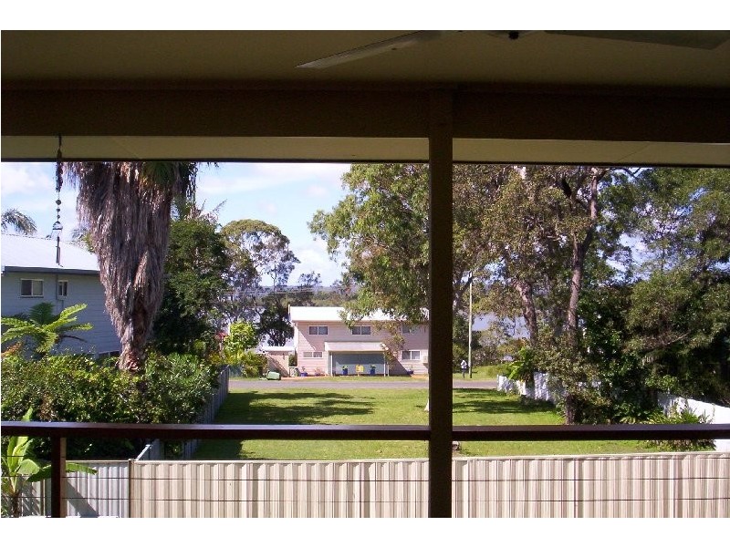 40 Mango Cresent, Macleay Island QLD 4184