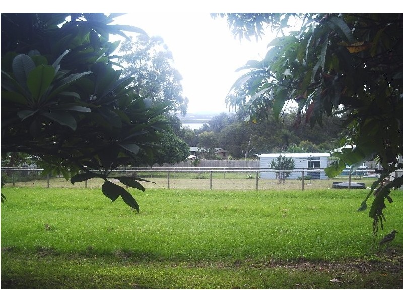 47  High Central Rd, Macleay Island QLD 4184