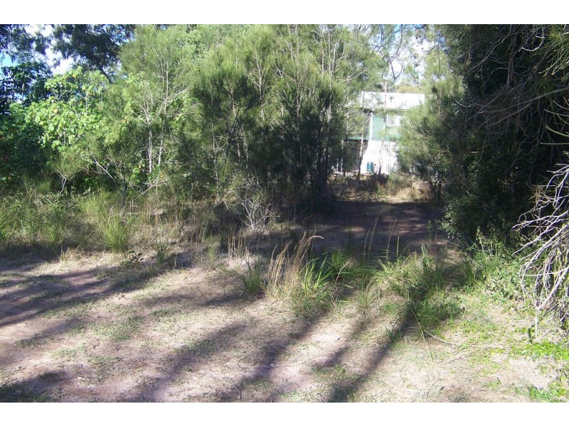 4 AZURE Ct, Lamb Island QLD 4184