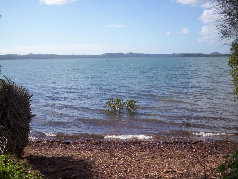 10 Coorong Street, Macleay Island QLD 4184