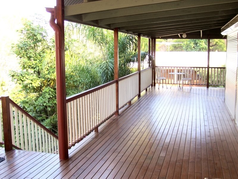 8 Kalara St, Macleay Island QLD 4184