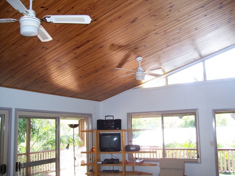 8 Kalara St, Macleay Island QLD 4184