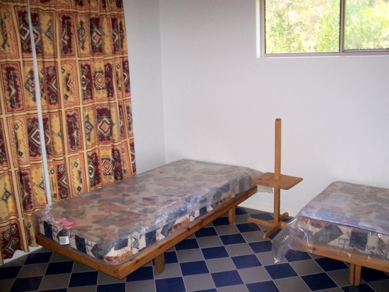 8 Kalara St, Macleay Island QLD 4184