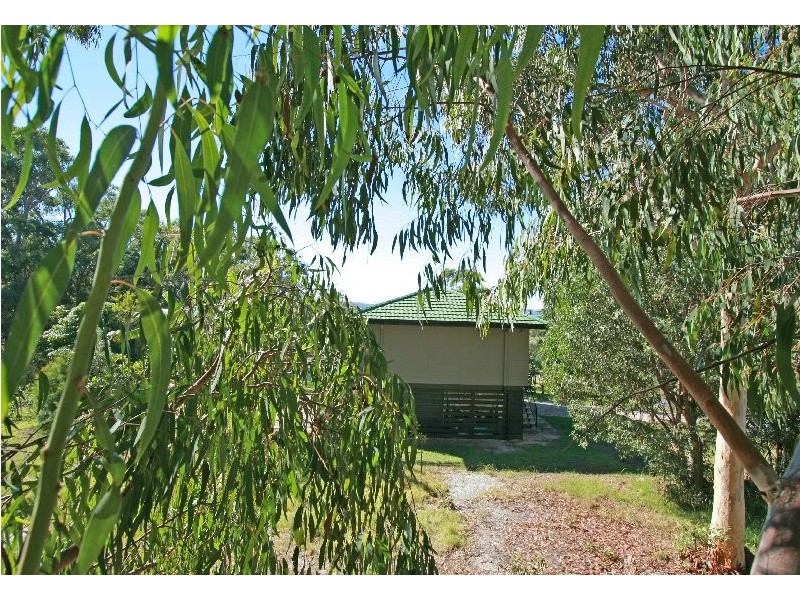 13 Baracoota Street, Macleay Island QLD 4184