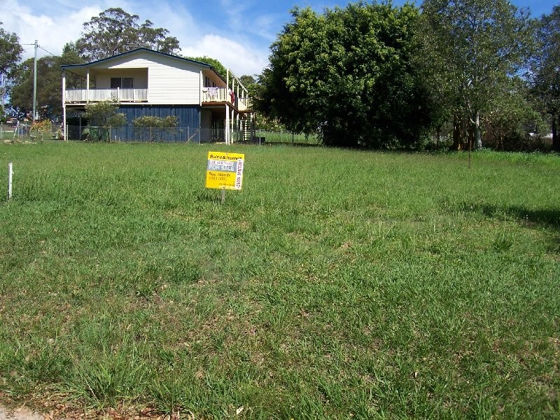 25 Blue Waters Crescent, Macleay Island QLD 4184