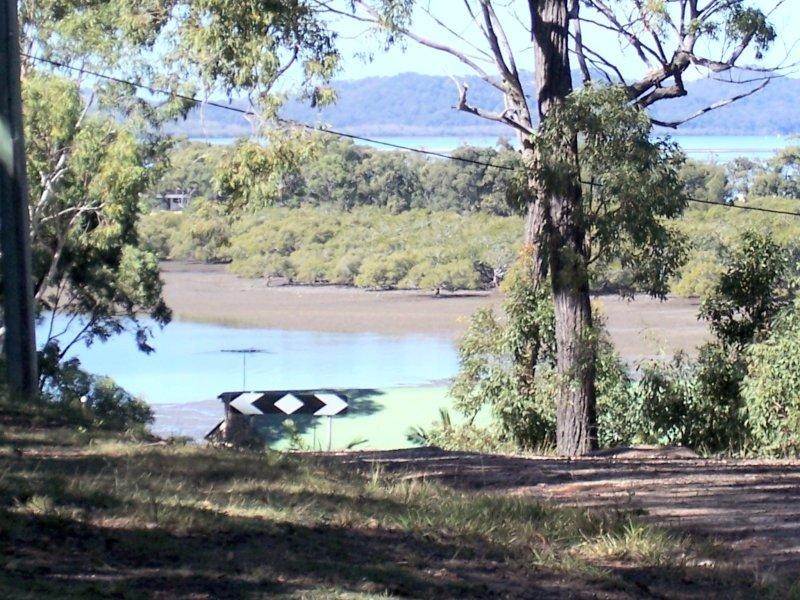212 Kate Street, Macleay Island QLD 4184