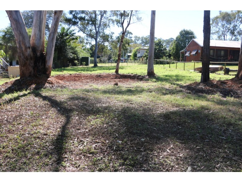 1 Scarborough Terrace, Macleay Island QLD 4184