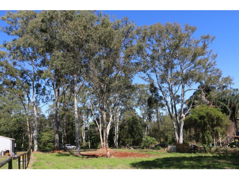 1 Scarborough Terrace, Macleay Island QLD 4184
