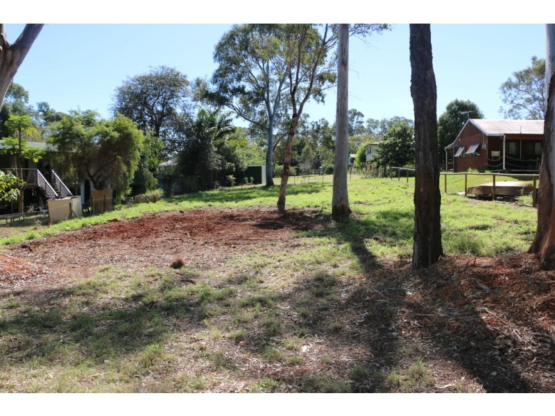 1 Scarborough Terrace, Macleay Island QLD 4184