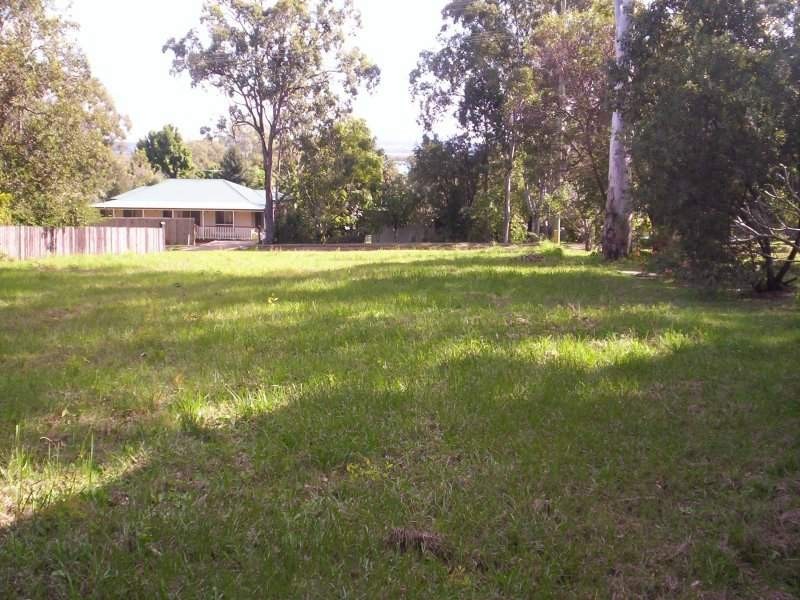 50 High Central Road, Macleay Island QLD 4184