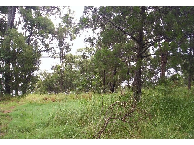 17  Cliff Terrace, Macleay Island QLD 4184