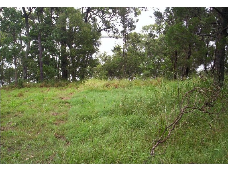 17  Cliff Terrace, Macleay Island QLD 4184