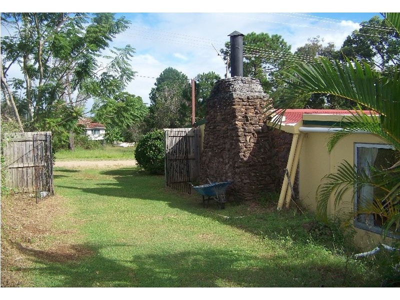 3 Marine St, Macleay Island QLD 4184