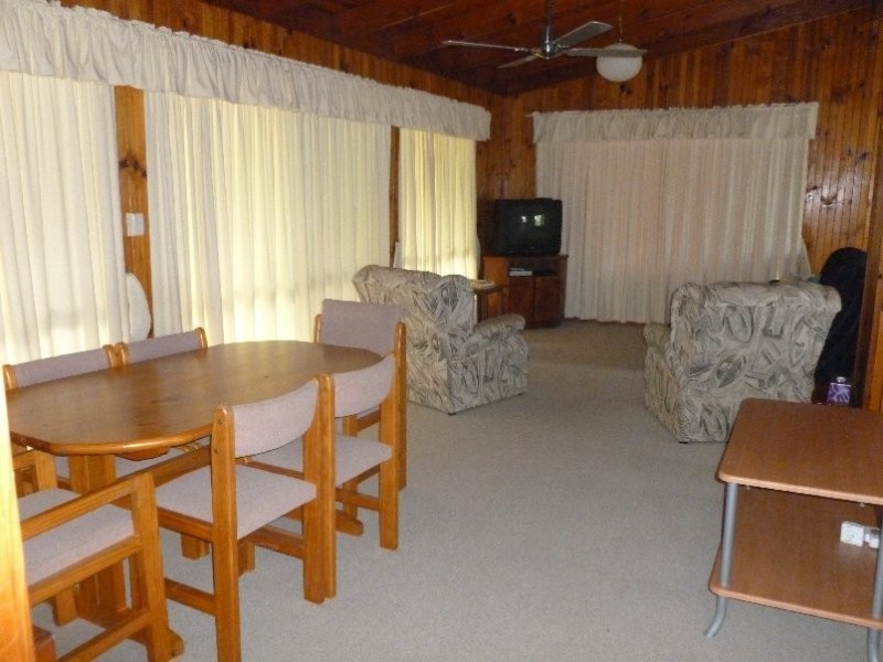 4 DOUBLE BAY STREET, Macleay Island QLD 4184