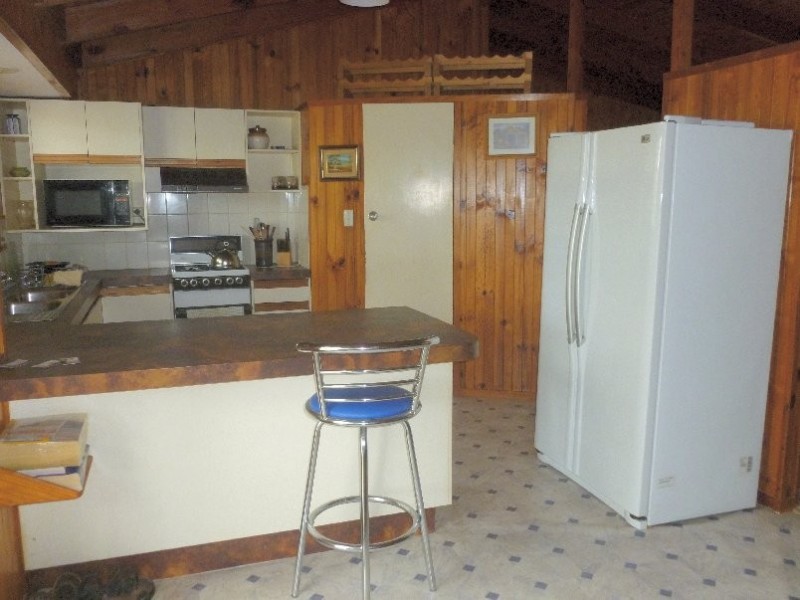 4 DOUBLE BAY STREET, Macleay Island QLD 4184