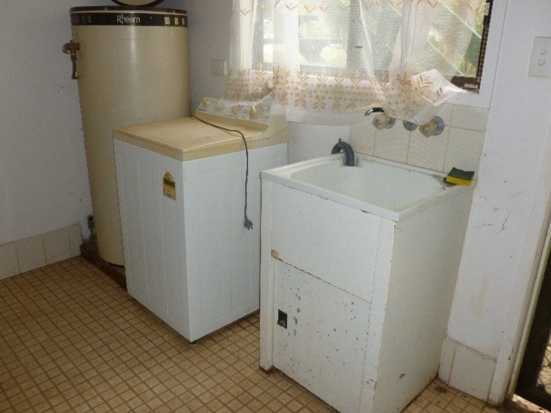 4 DOUBLE BAY STREET, Macleay Island QLD 4184