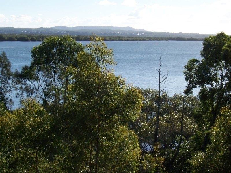 27 Cliff Terrace, Macleay Island QLD 4184