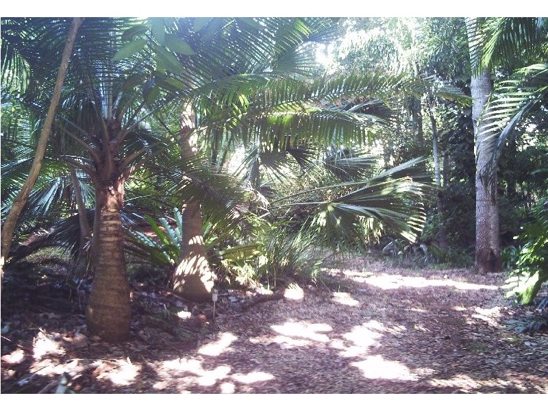 6-10 Con St, Macleay Island QLD 4184