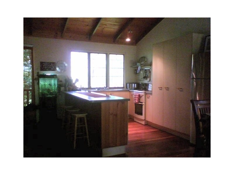 6-10 Con St, Macleay Island QLD 4184