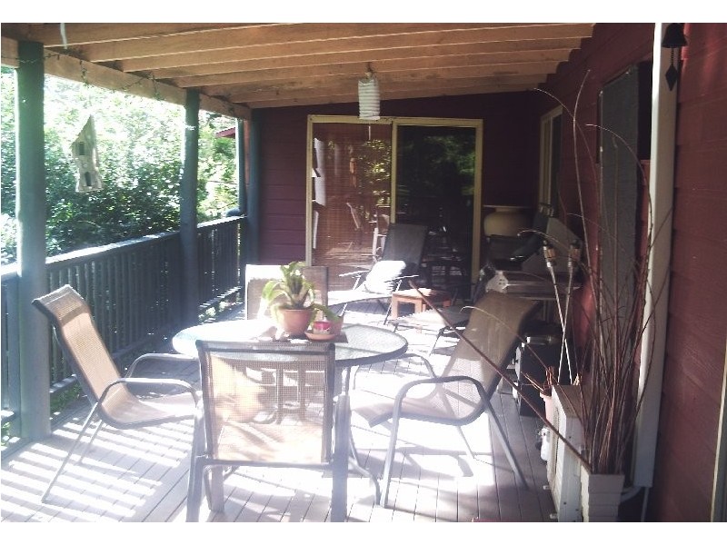 6-10 Con St, Macleay Island QLD 4184