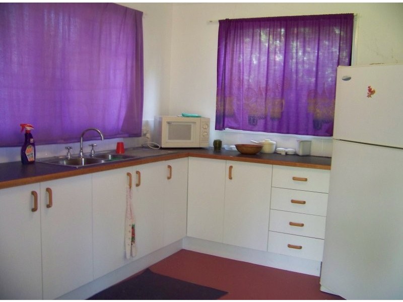 14 MELALUECA dr, Lamb Island QLD 4184