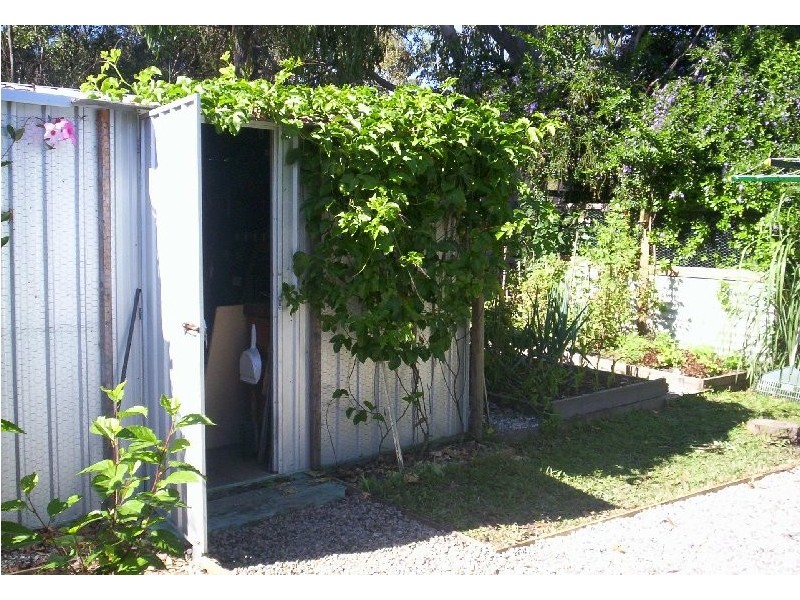 20 DEVANEY STREET, Macleay Island QLD 4184