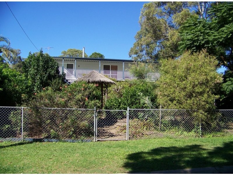 1 LINK ST, Lamb Island QLD 4184