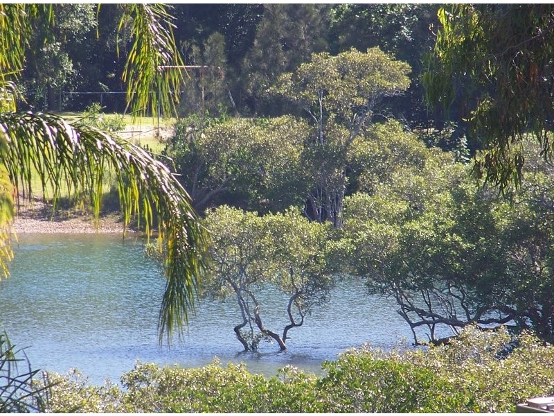 1 LINK ST, Lamb Island QLD 4184