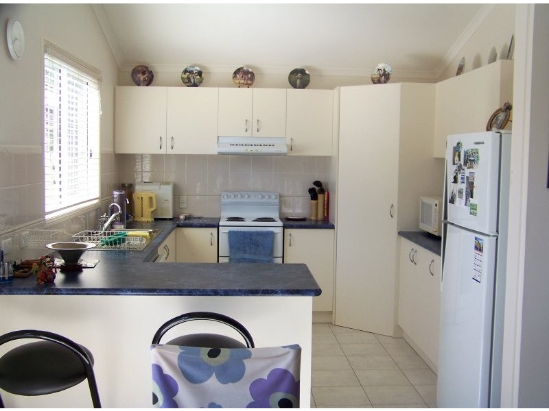 1 LINK ST, Lamb Island QLD 4184