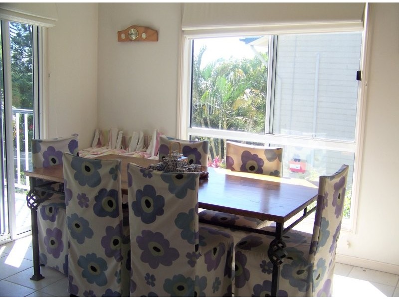 1 LINK ST, Lamb Island QLD 4184