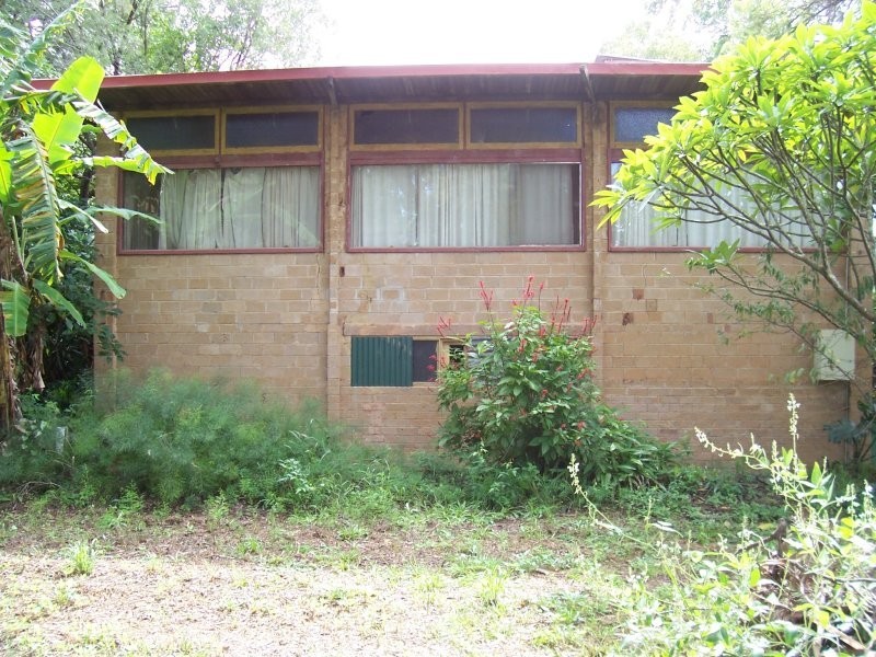 33 Cooee Cres, Macleay Island QLD 4184