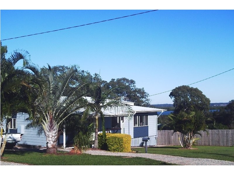 16 EASTBOURNE TERRACE, Macleay Island QLD 4184