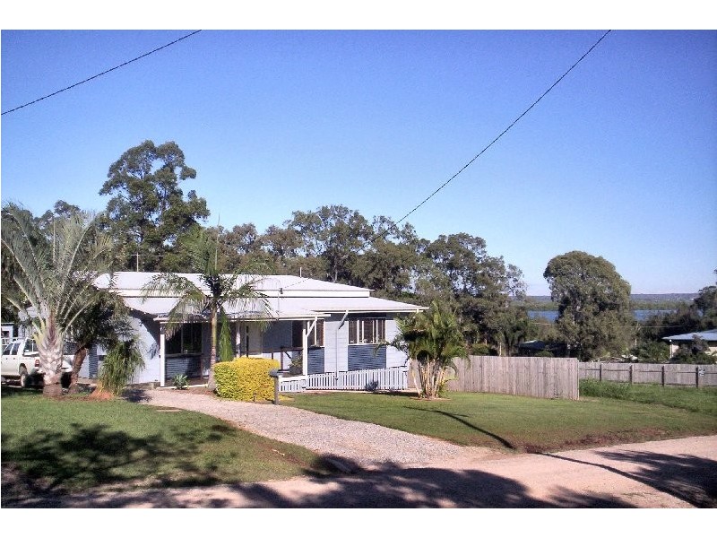 16 EASTBOURNE TERRACE, Macleay Island QLD 4184