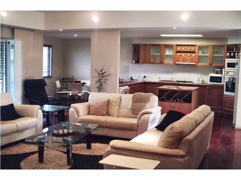 16 EASTBOURNE TERRACE, Macleay Island QLD 4184