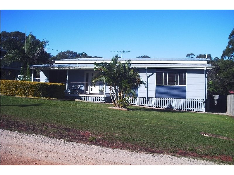 16 EASTBOURNE TERRACE, Macleay Island QLD 4184