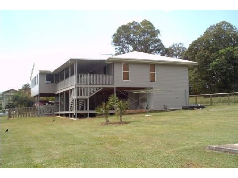 18 EASTBOURNE TERRACE, Macleay Island QLD 4184