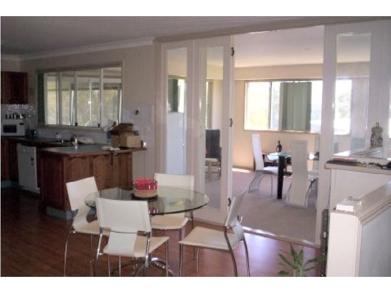 18 EASTBOURNE TERRACE, Macleay Island QLD 4184