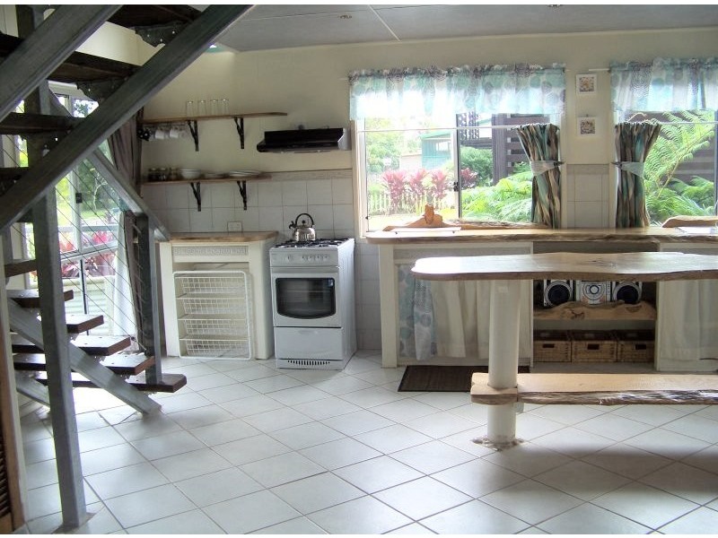 24 Rhodes St, Macleay Island QLD 4184