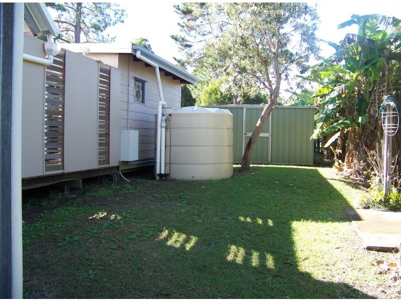 24 Rhodes St, Macleay Island QLD 4184