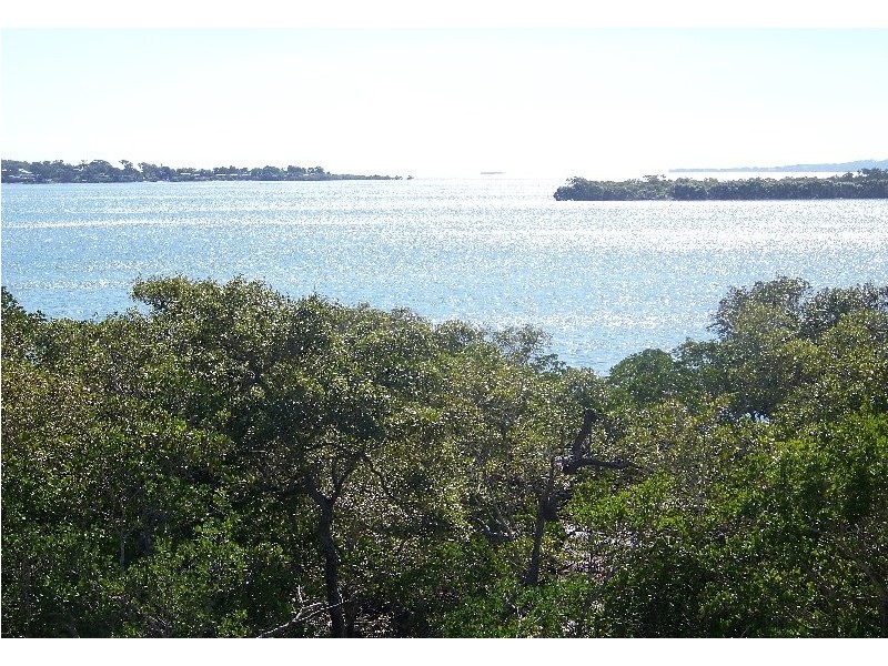 56 Timothy St, Macleay Island QLD 4184