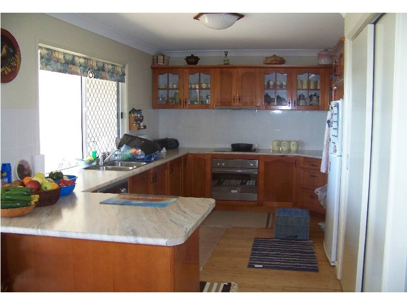 56 Timothy St, Macleay Island QLD 4184